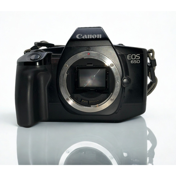 Canon EOS 650 35mm FILM SLR Analog Camera Body - Good - Body ONLY - Picture 1 of 7